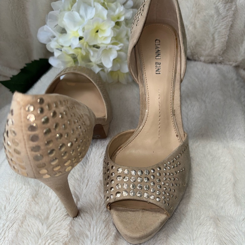 Gianni Bini Champagne Gold Studded Open-Toe Heels size 9
